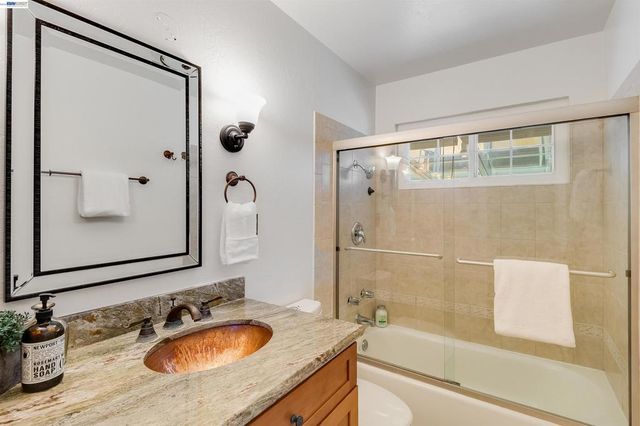3938 Harvard Ct, Livermore, CA 94550