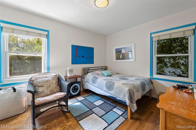 18135 Kinross Avenue, Beverly Hills, MI 48025