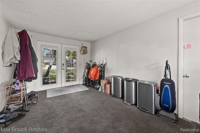 18135 Kinross Avenue, Beverly Hills, MI 48025