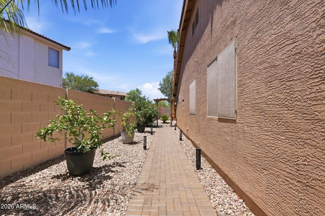 6009 N ALMANZA Lane, Litchfield Park, AZ 85340