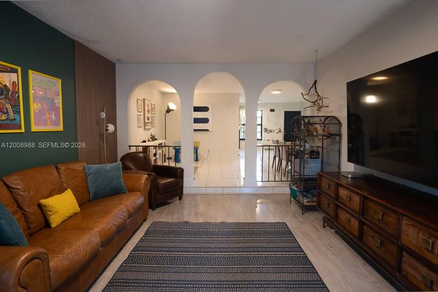 2366 SW 70th Way 4, Davie, FL 33317