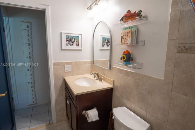 2366 SW 70th Way 4, Davie, FL 33317