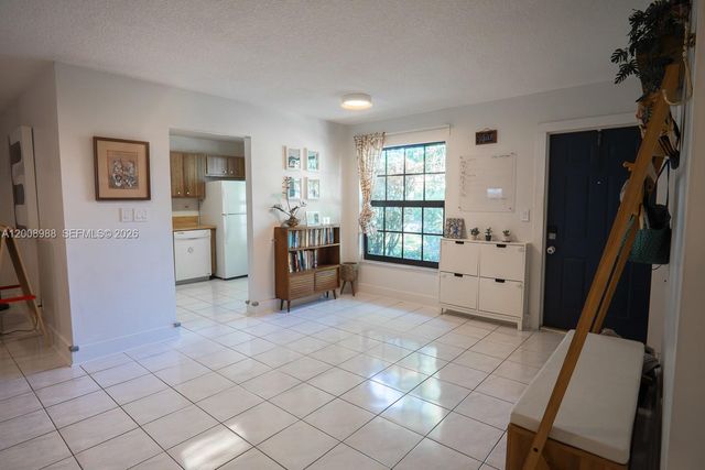 2366 SW 70th Way 4, Davie, FL 33317