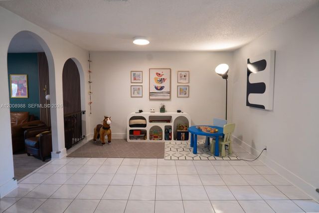 2366 SW 70th Way 4, Davie, FL 33317