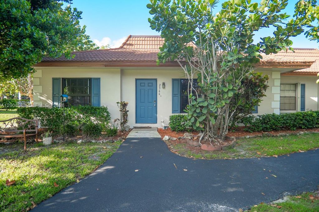 2366 SW 70th Way 4, Davie, FL 33317