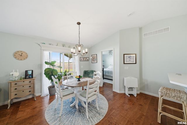 1423 CALVIN Drive, Washington, IL 61571