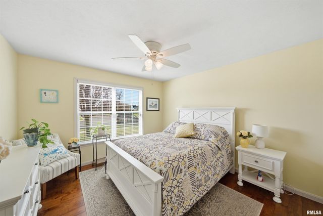 1423 CALVIN Drive, Washington, IL 61571