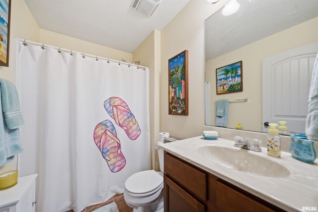 1423 CALVIN Drive, Washington, IL 61571