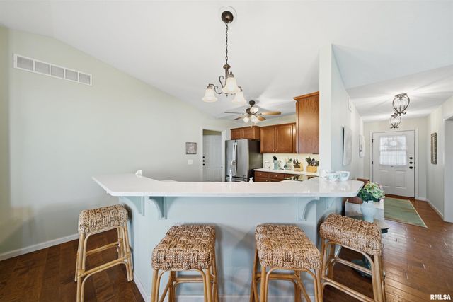 1423 CALVIN Drive, Washington, IL 61571