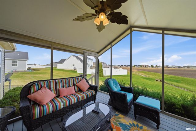 1423 CALVIN Drive, Washington, IL 61571