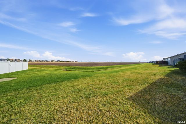 1423 CALVIN Drive, Washington, IL 61571