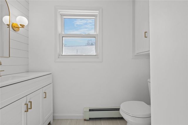 176 Horse Neck Road, Warwick, RI 02889