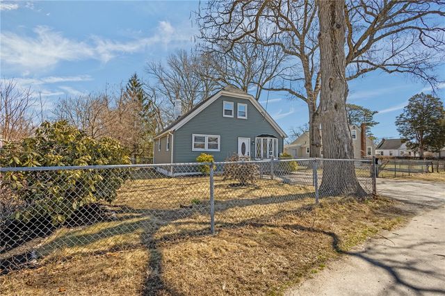 176 Horse Neck Road, Warwick, RI 02889