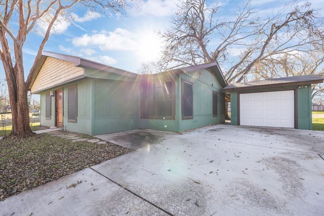 436 E El Camino Real, Weatherford, TX 76087