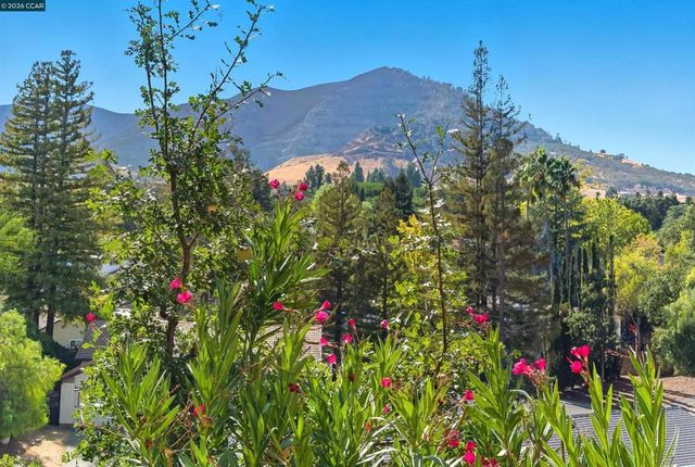 23 Mt Wilson Way, Clayton, CA 94517