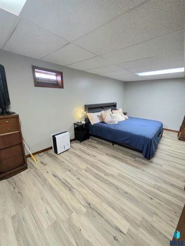 1428 E 5th St Street, Sioux Falls, SD 57103