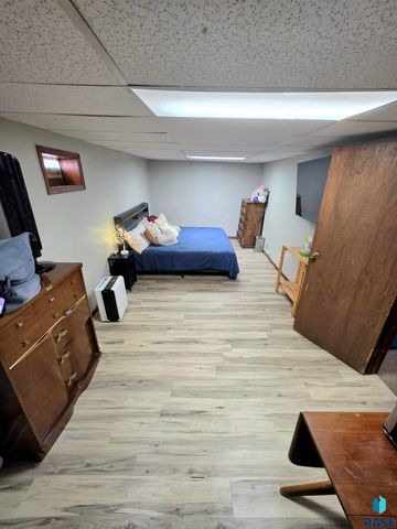 1428 E 5th St Street, Sioux Falls, SD 57103