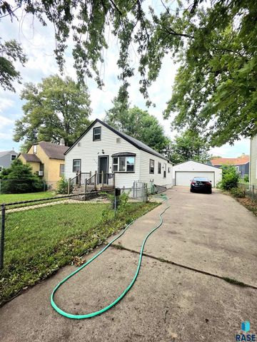 1428 E 5th St Street, Sioux Falls, SD 57103