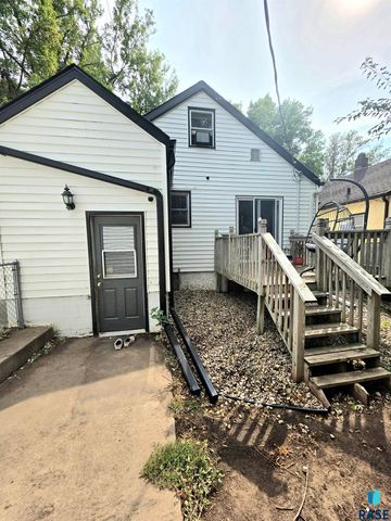 1428 E 5th St Street, Sioux Falls, SD 57103