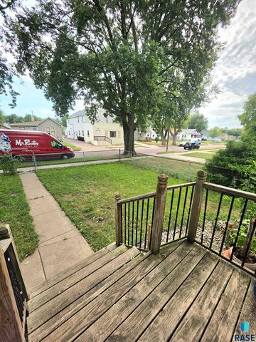 1428 E 5th St Street, Sioux Falls, SD 57103