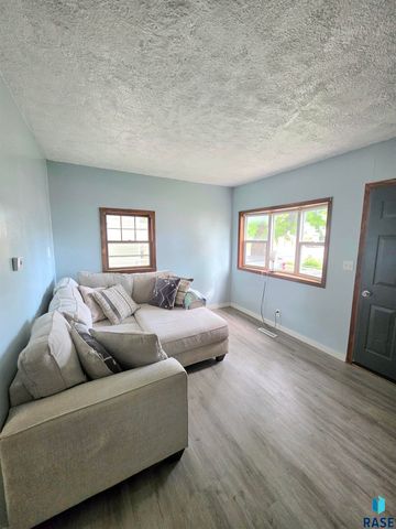 1428 E 5th St Street, Sioux Falls, SD 57103