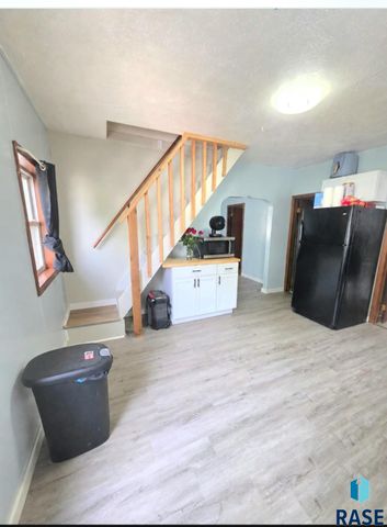 1428 E 5th St Street, Sioux Falls, SD 57103