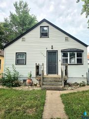 1428 E 5th St Street, Sioux Falls, SD 57103