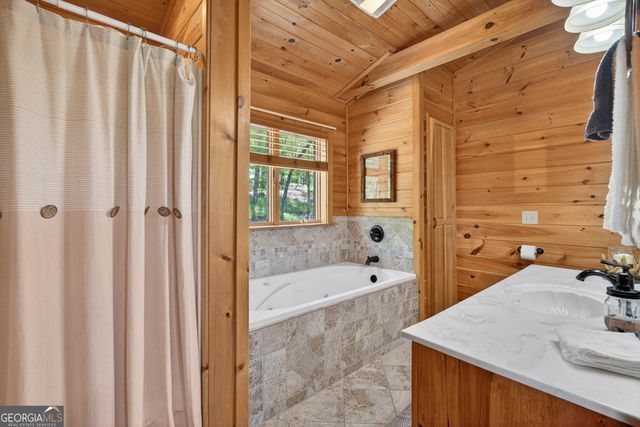 385 Shields Road, Mineral Bluff, GA 30559