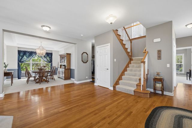 26404 W Red Apple Road, Plainfield, IL 60585