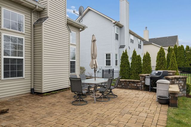 26404 W Red Apple Road, Plainfield, IL 60585