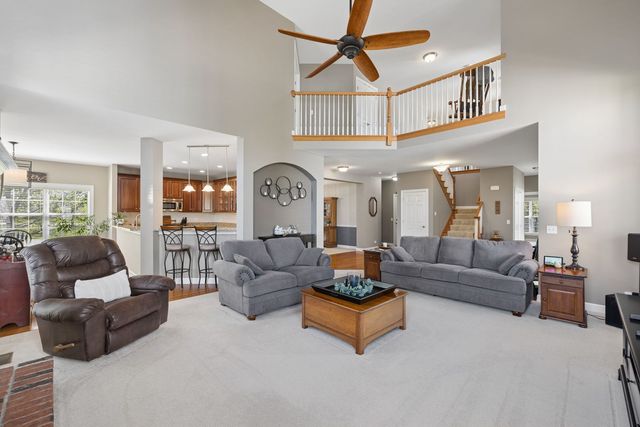 26404 W Red Apple Road, Plainfield, IL 60585