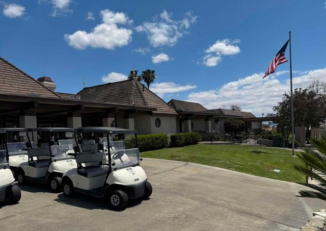 975 Pebble Beach, Upland, CA 91784