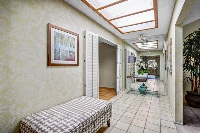 975 Pebble Beach, Upland, CA 91784