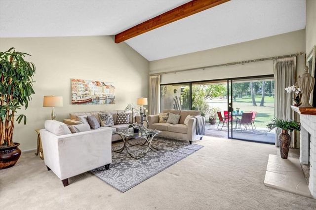 975 Pebble Beach, Upland, CA 91784