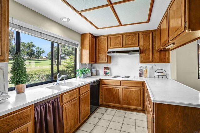 975 Pebble Beach, Upland, CA 91784