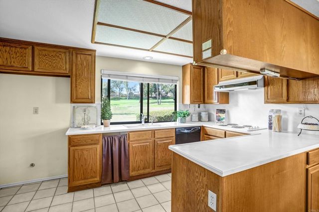 975 Pebble Beach, Upland, CA 91784