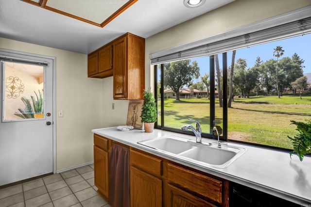 975 Pebble Beach, Upland, CA 91784