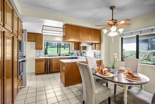 975 Pebble Beach, Upland, CA 91784