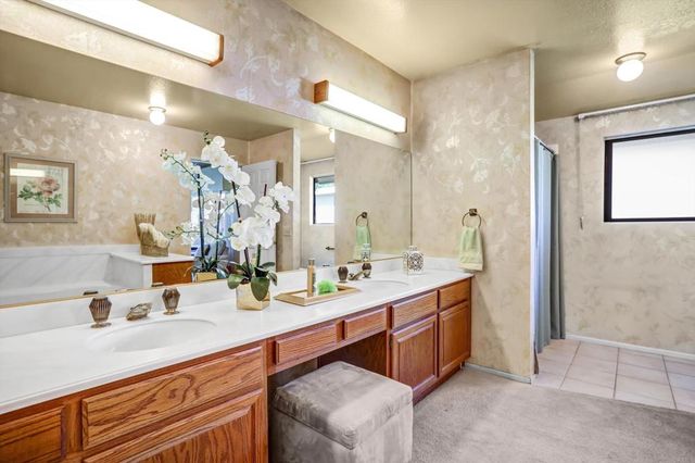 975 Pebble Beach, Upland, CA 91784