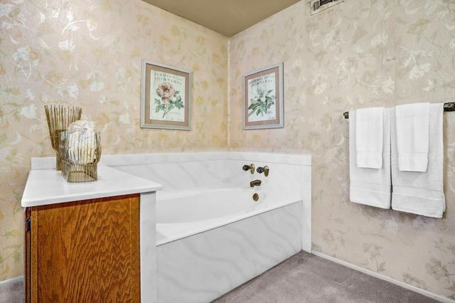 975 Pebble Beach, Upland, CA 91784