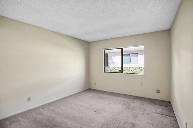 975 Pebble Beach, Upland, CA 91784