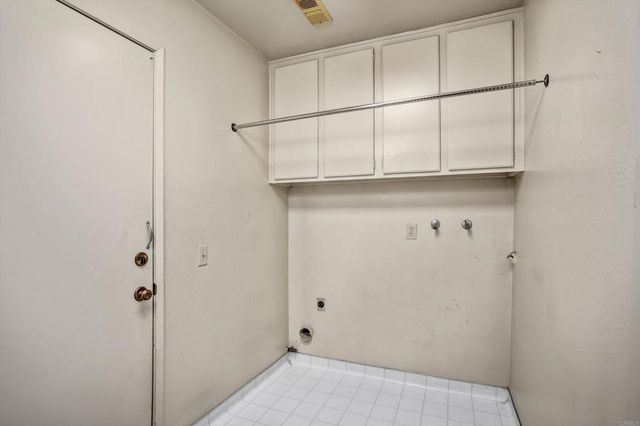 975 Pebble Beach, Upland, CA 91784
