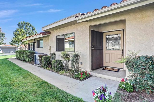 975 Pebble Beach, Upland, CA 91784