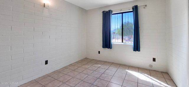1527 W Niagara Street, Tucson, AZ 85745