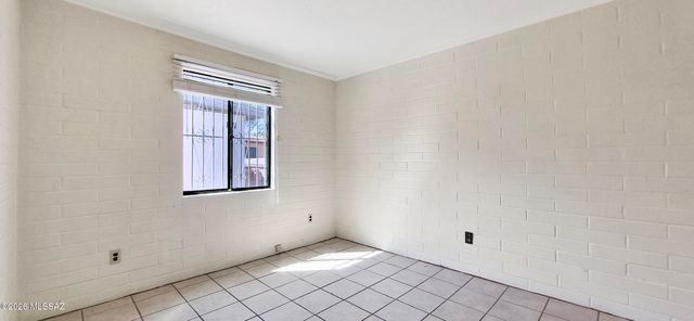 1527 W Niagara Street, Tucson, AZ 85745