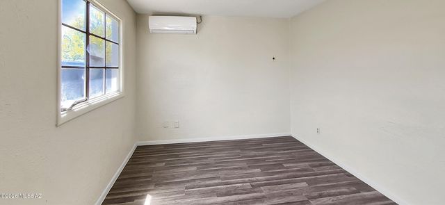 1527 W Niagara Street, Tucson, AZ 85745