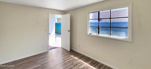 1527 W Niagara Street, Tucson, AZ 85745