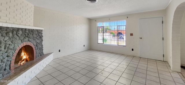 1527 W Niagara Street, Tucson, AZ 85745