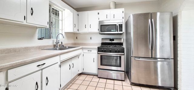 1527 W Niagara Street, Tucson, AZ 85745