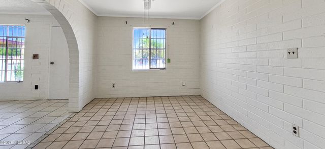 1527 W Niagara Street, Tucson, AZ 85745